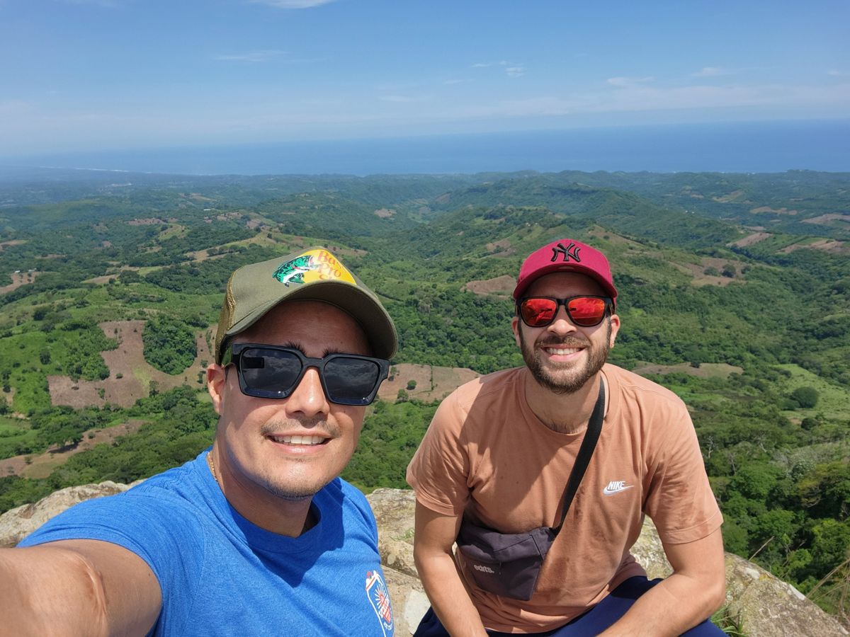 Peñón de Comasagua & El Zonte